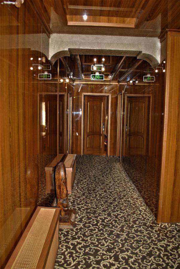 Hotel Edinburgh Caracal Eksteriør bilde