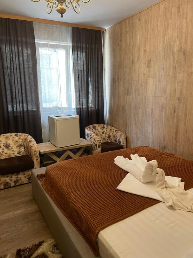 Hotel Edinburgh Caracal Eksteriør bilde